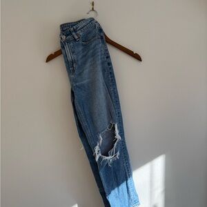 American Eagle Outfitters Mom Jeans